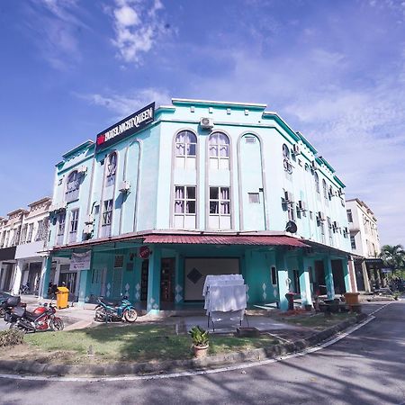 Hotel Night Queen Salak Tinggi Sepang Exterior photo